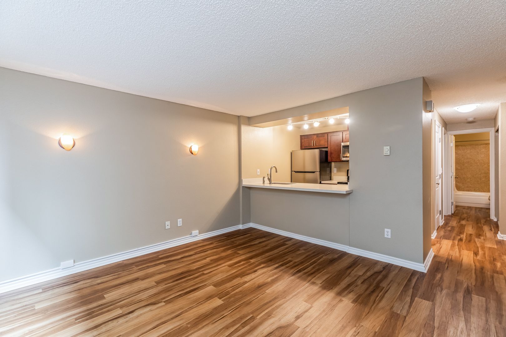 Seattle Apartment: 43 Etruria Street