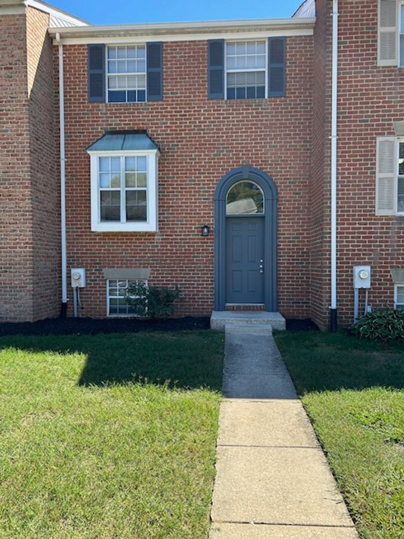 Crofton House: 1107 Soho Court