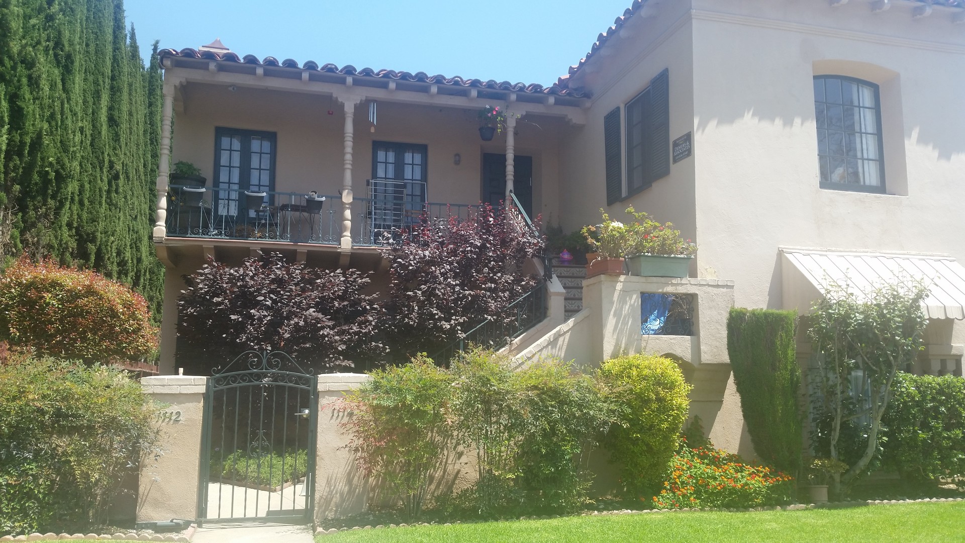 Los Angeles Apartment: 1112 S Doheny Dr