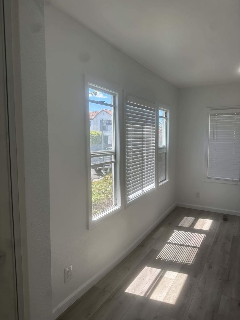 Los Angeles Apartment: 4219 W 28th Street
