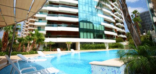 Spacious 1 Bedroom Contemporary Suite with Balcony – photo 1