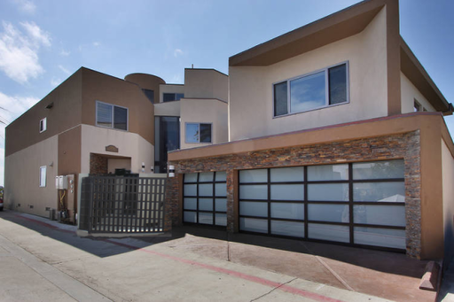 Resort style living to its fullest - 'The Villa on the Bay' – photo 1