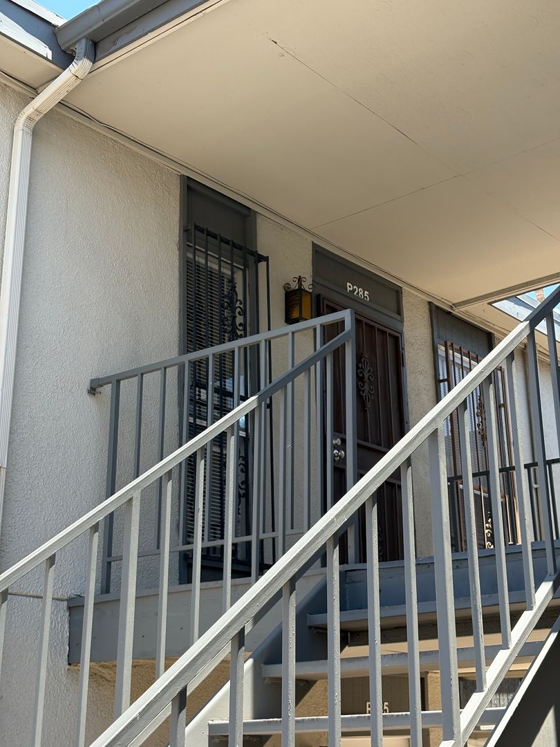 Tucson Condo: 1620 N. Wilmot Rd #P-285