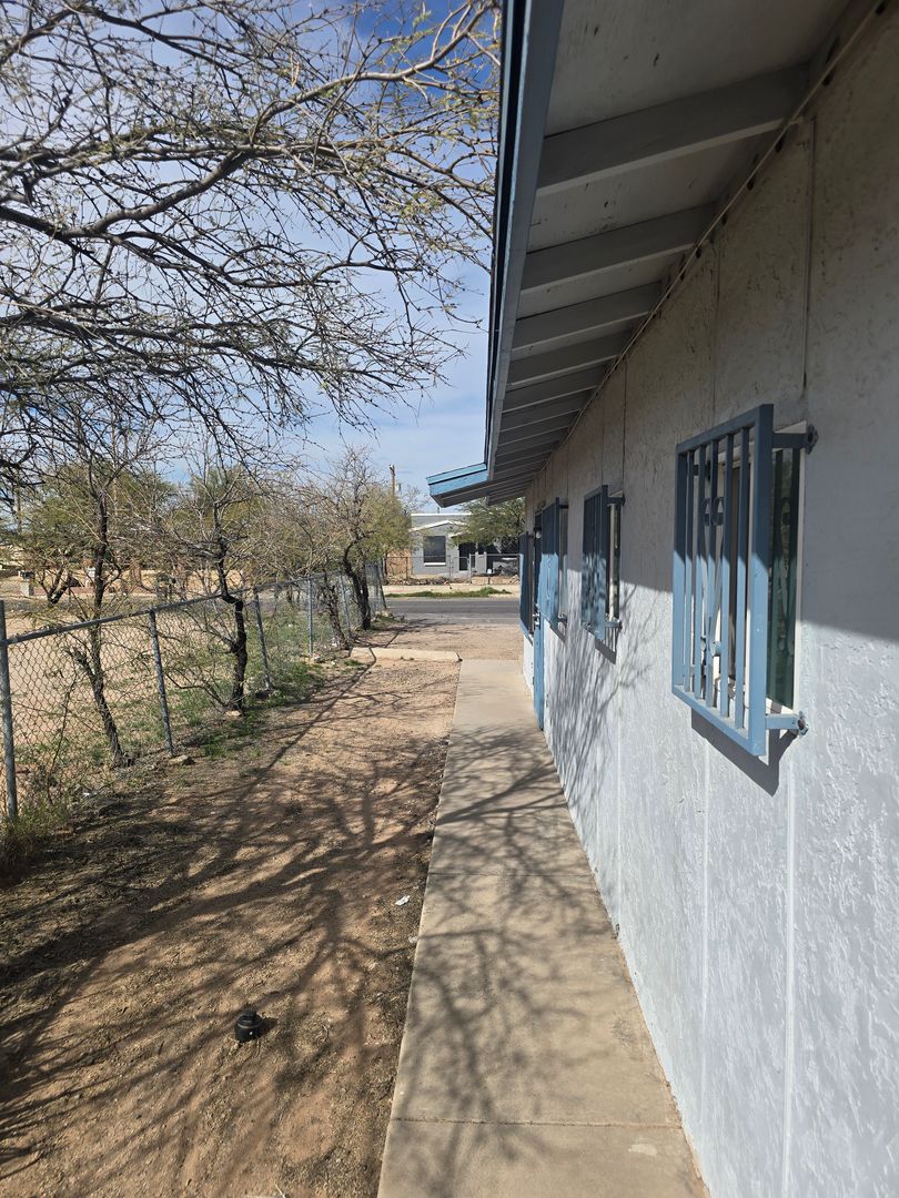 Tucson Apartment: 132-134 E. Michigan Dr.