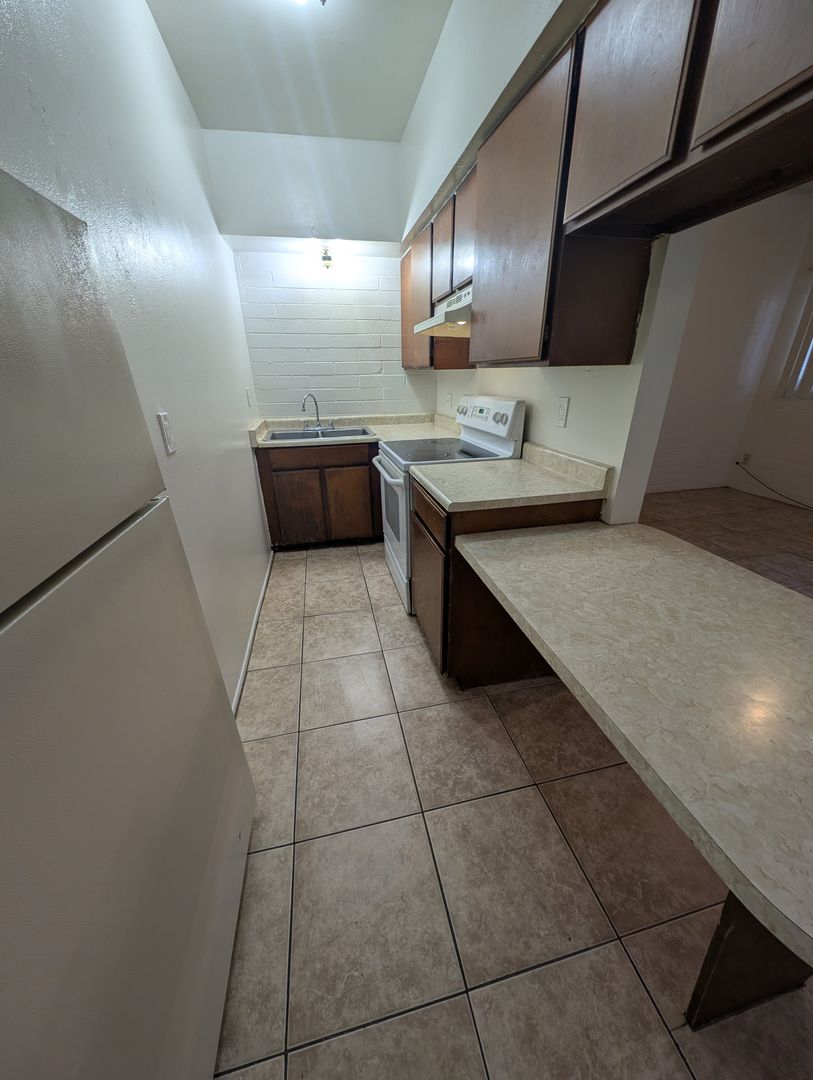 Tucson Apartment: 121 W. Alturas St.