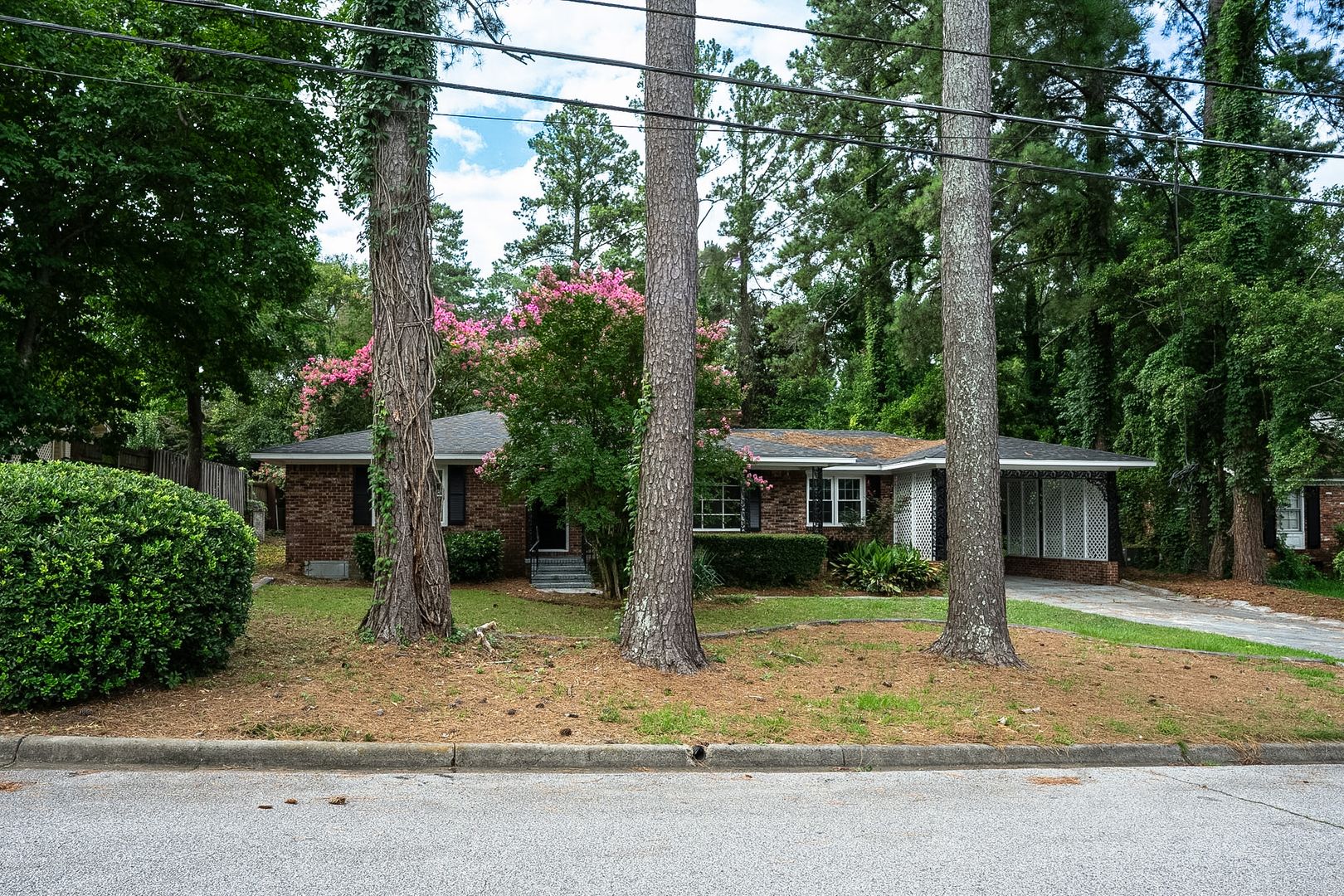 Augusta House: 3120 Edinburgh Drive