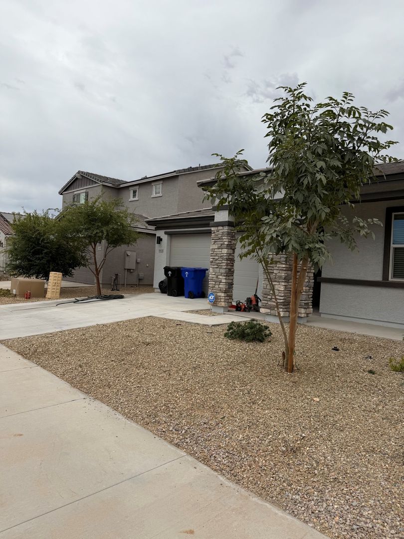 Surprise House: 18021 W. Avenida Del Sol