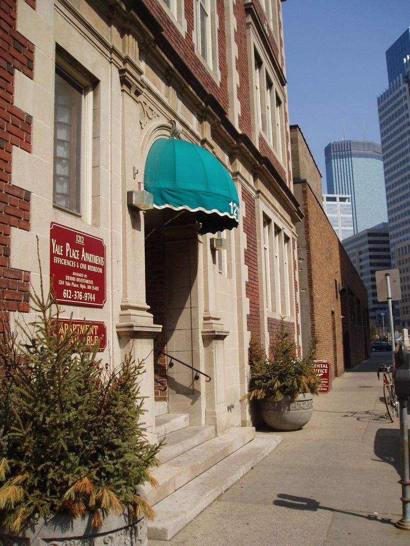 Minneapolis Apartment: 1212 Yale Place