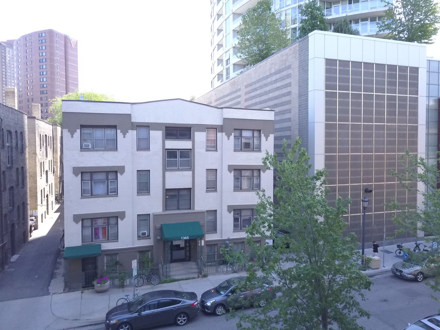 Minneapolis Apartment: 1365 Spruce Place