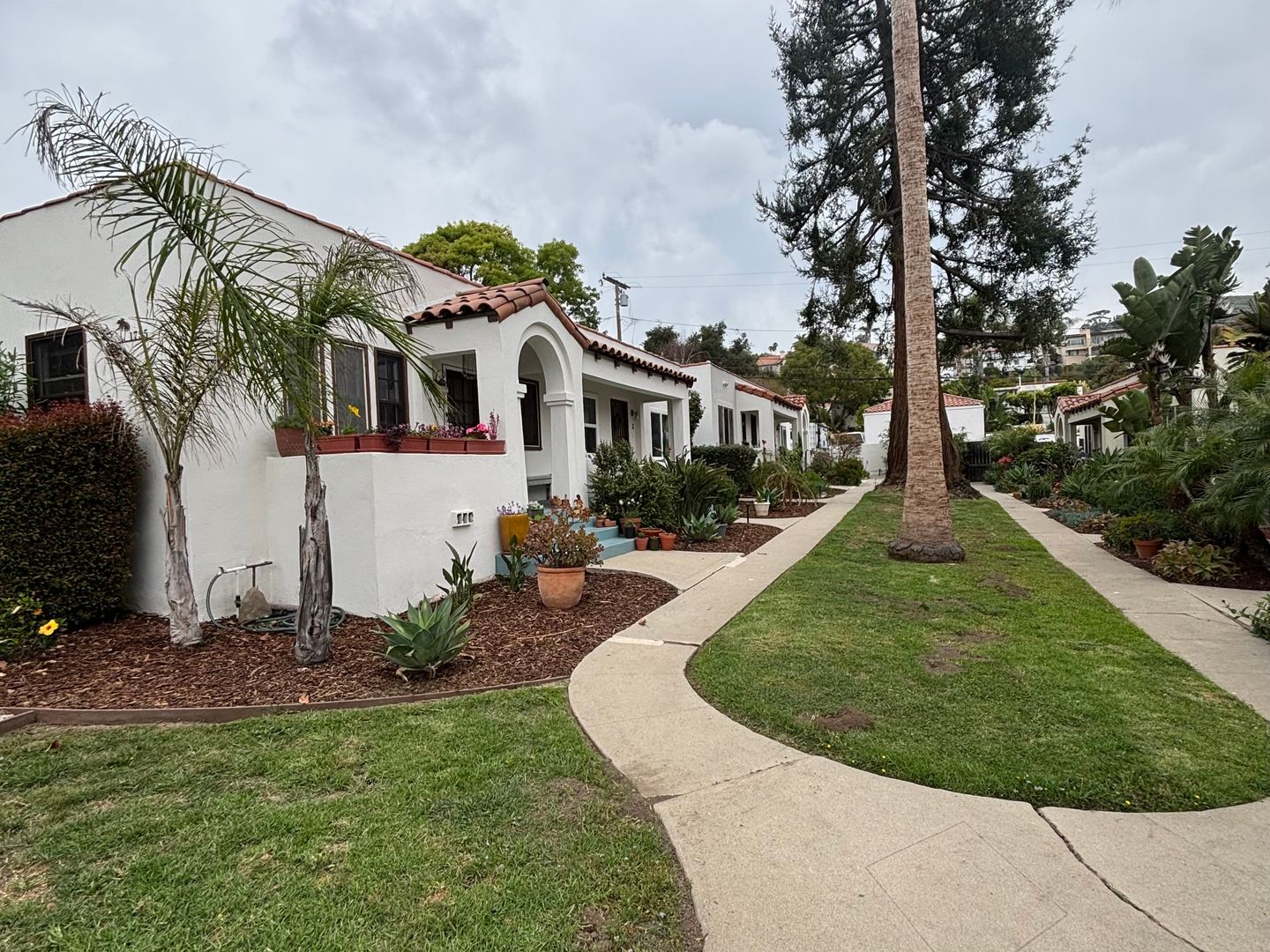 Ventura Apartment: 1755 Evans Ave