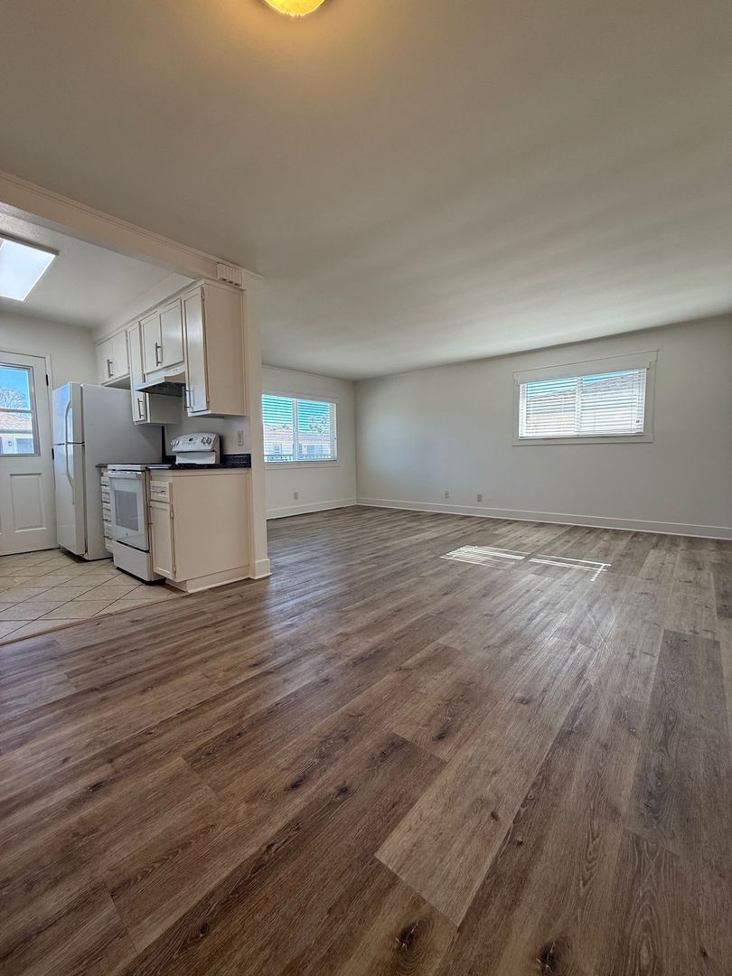 Ventura Condo: 1188 Bryce Way