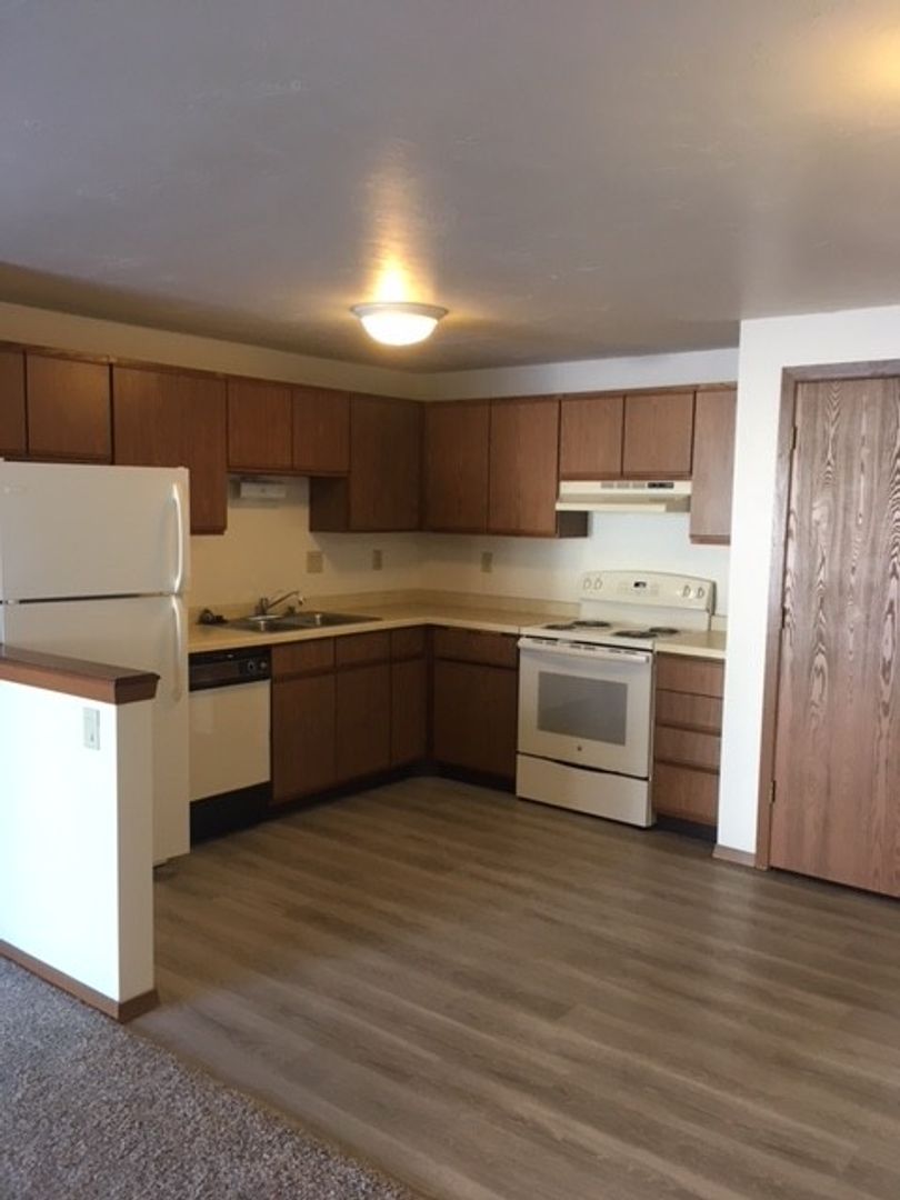 GREEN BAY Apartment: 140 SOUTH FISK STREET