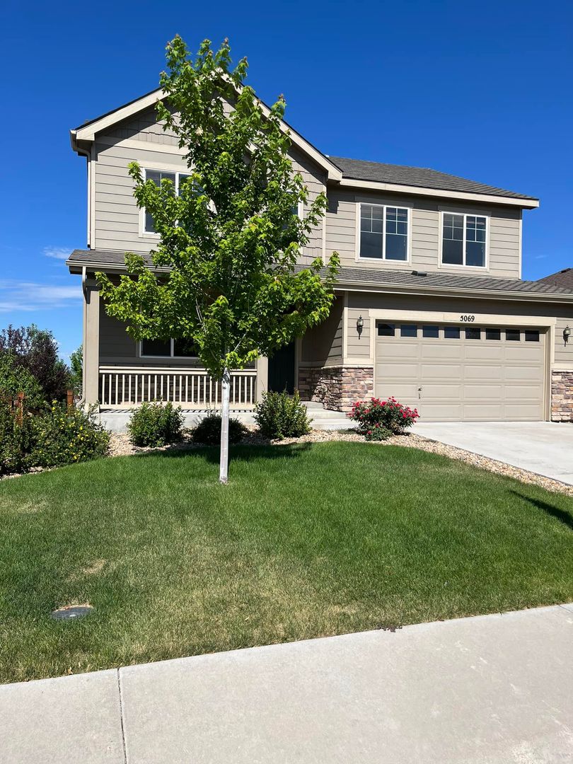 Aurora House: 5069 S Ukraine St