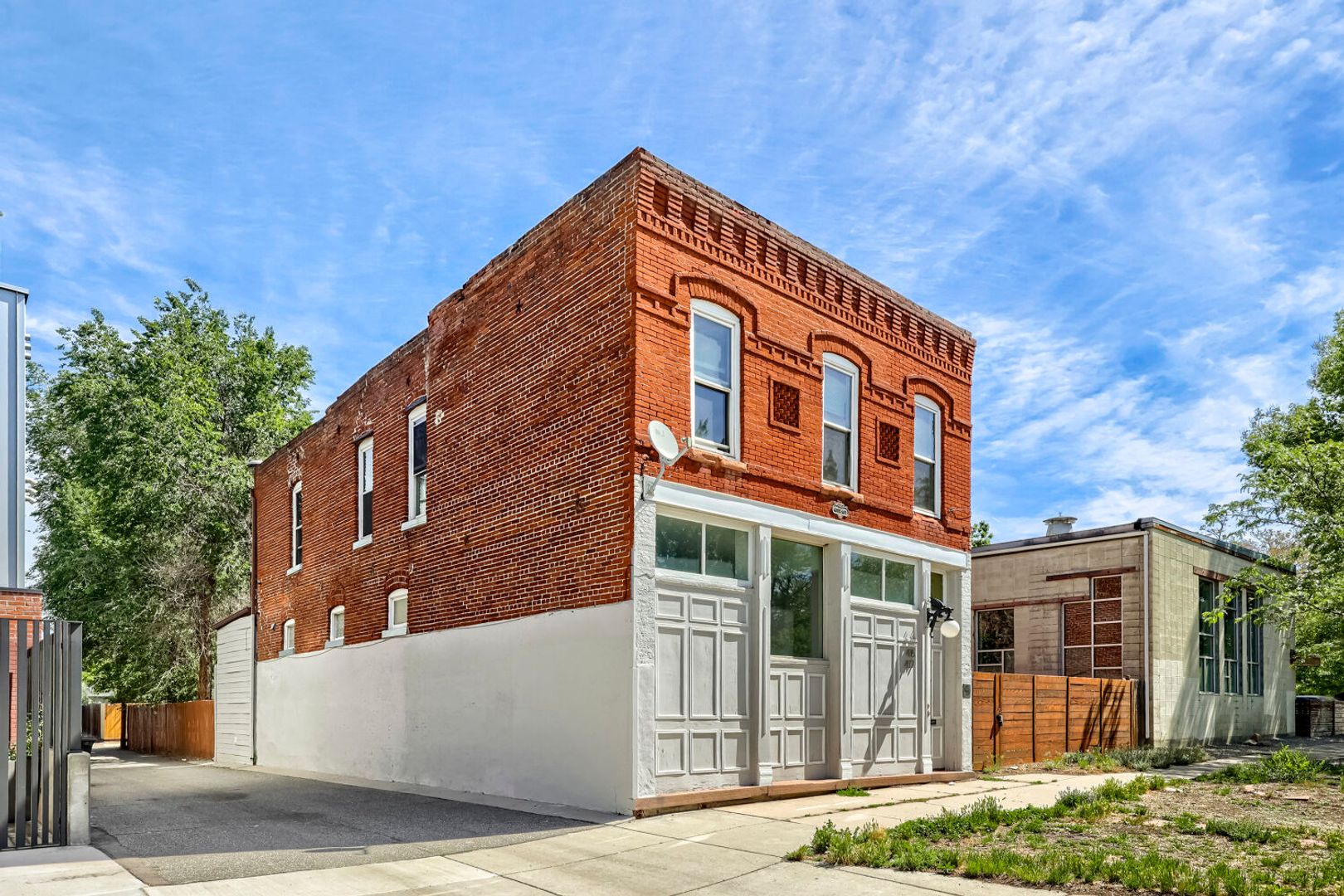 Denver House: 415 W. 4th Ave.
