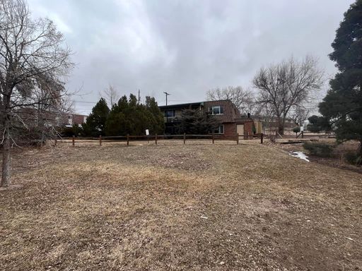 Charming- 1 bedroom 1 bath unit. Great Littleton Community.- 1st Floor Unit