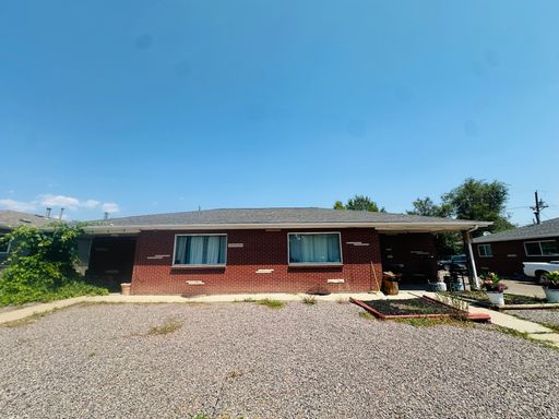 LOCATION LOCATION!! 2-Bed/1-Bath apartment located within minutes of Olde Town Arvada!! 1 month free rent! – photo 1