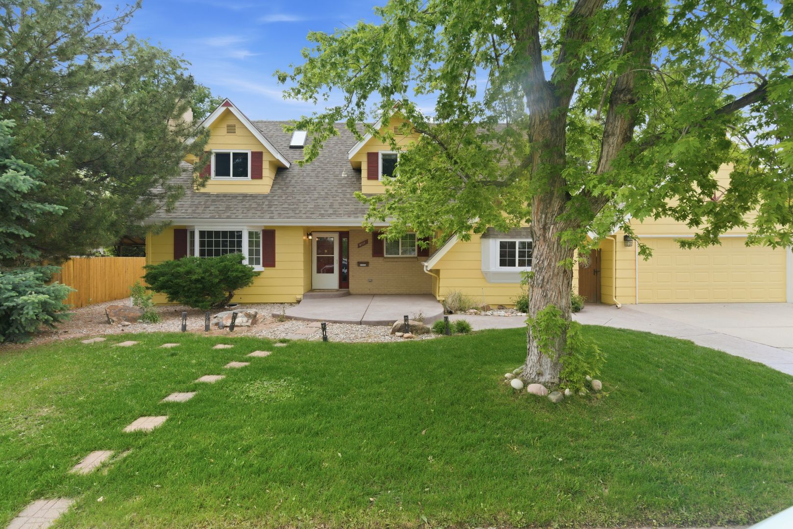 Centennial House: 8111 E Briarwood Blvd