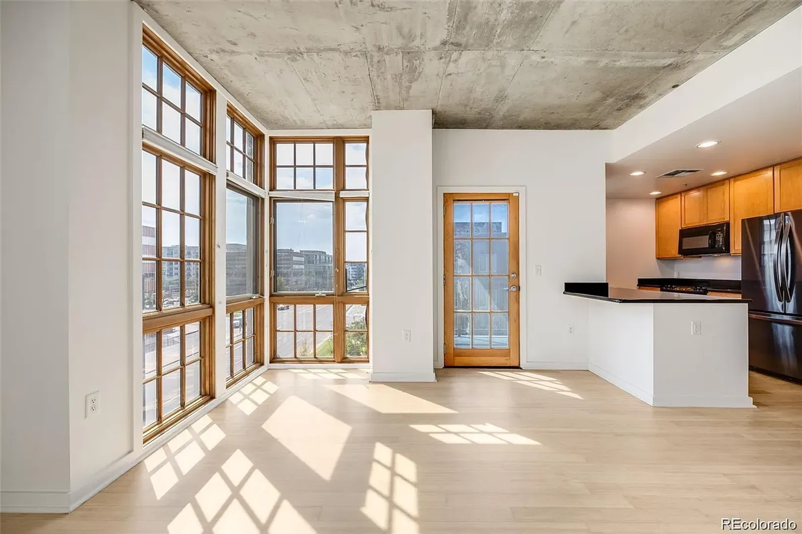 Denver House: 275 S Harrison St #402