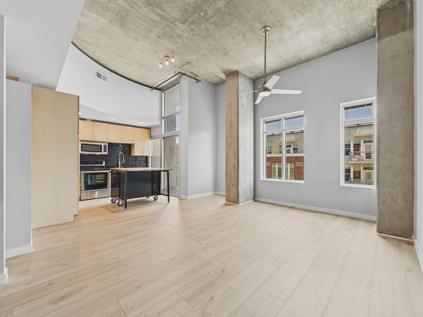 Denver House: 1700 Bassett St #704