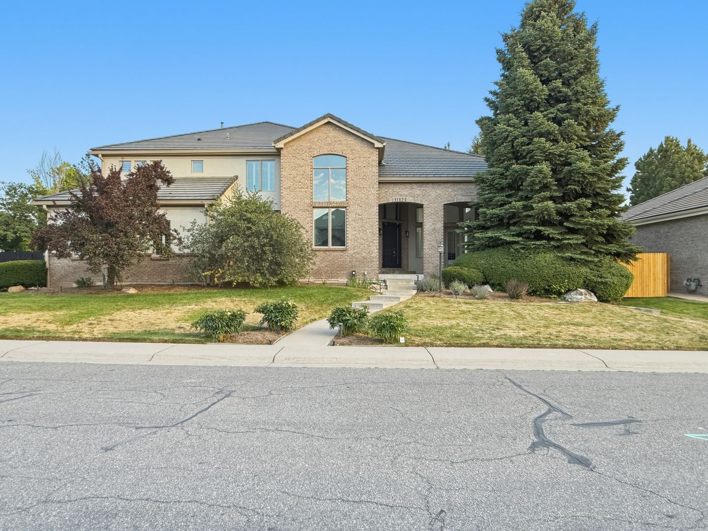 Englewood House: 11672 E Berry Ave