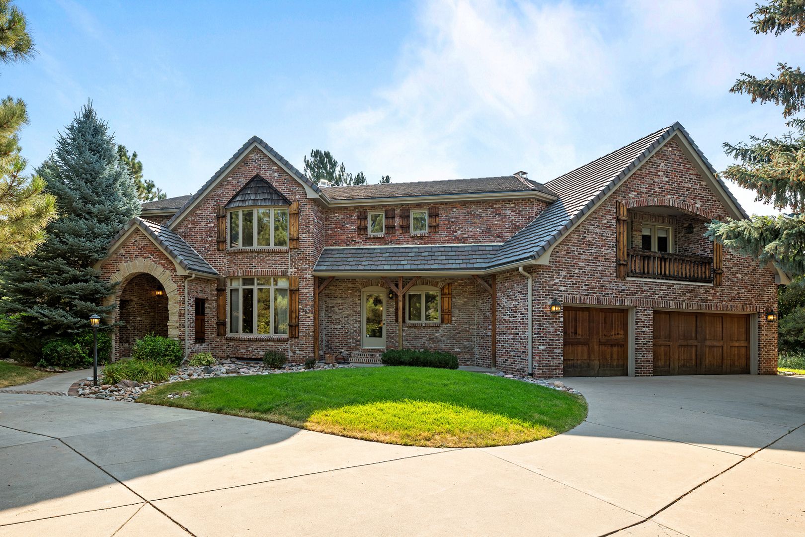 Englewood House: 1940 E Chenango Ct