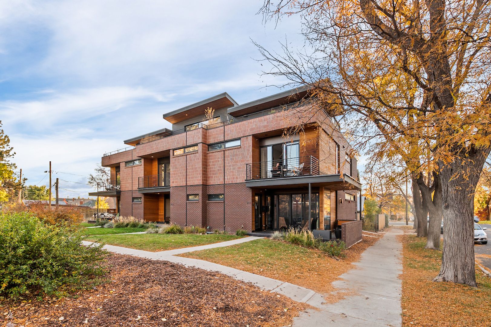 Denver House: 203 S Marion Parkway