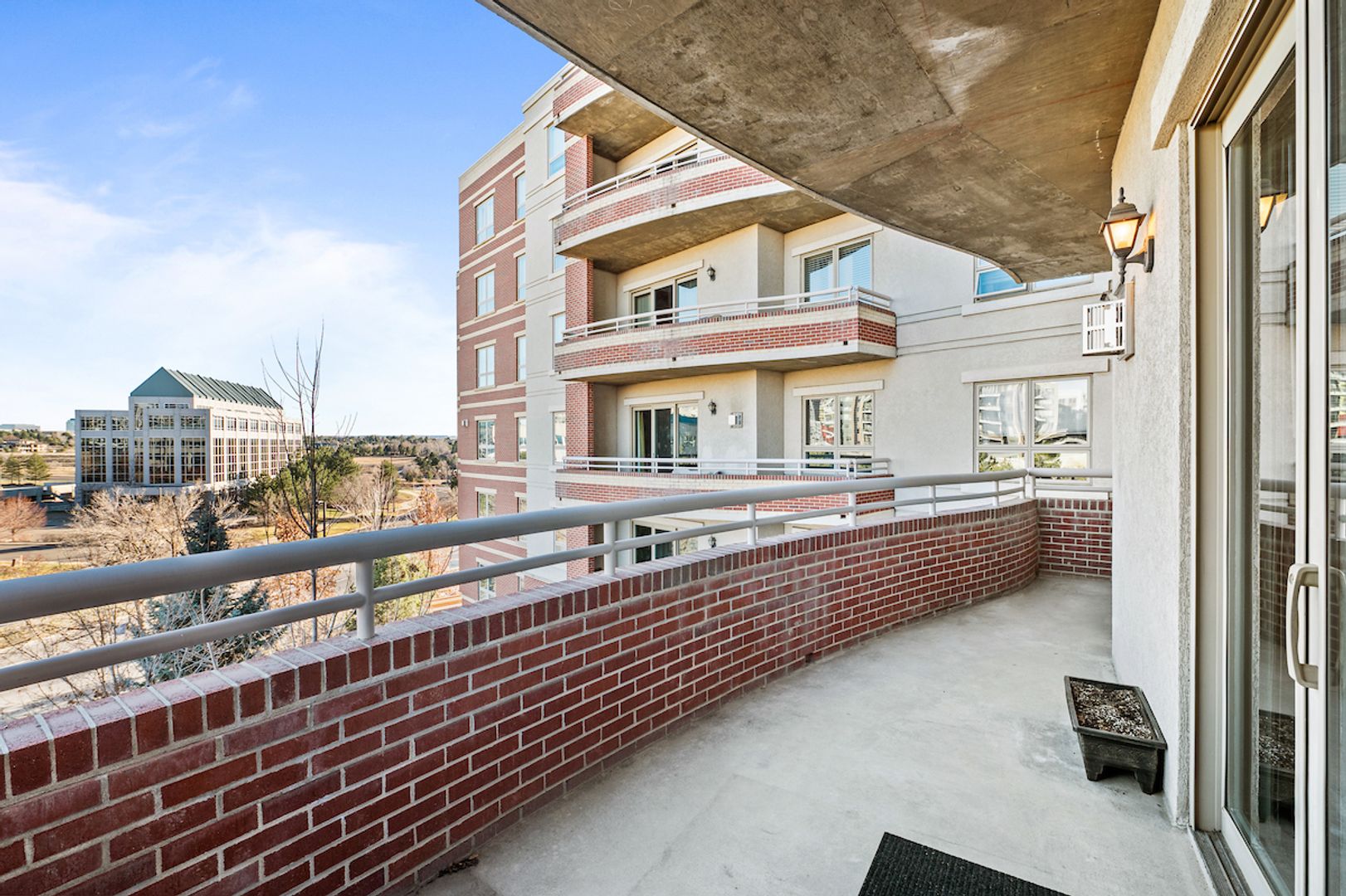 Denver House: 4875 S Monaco St #406