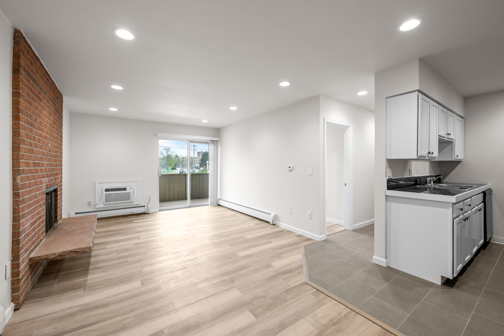 Denver House: 4110 Hale Pkwy Apt 2B