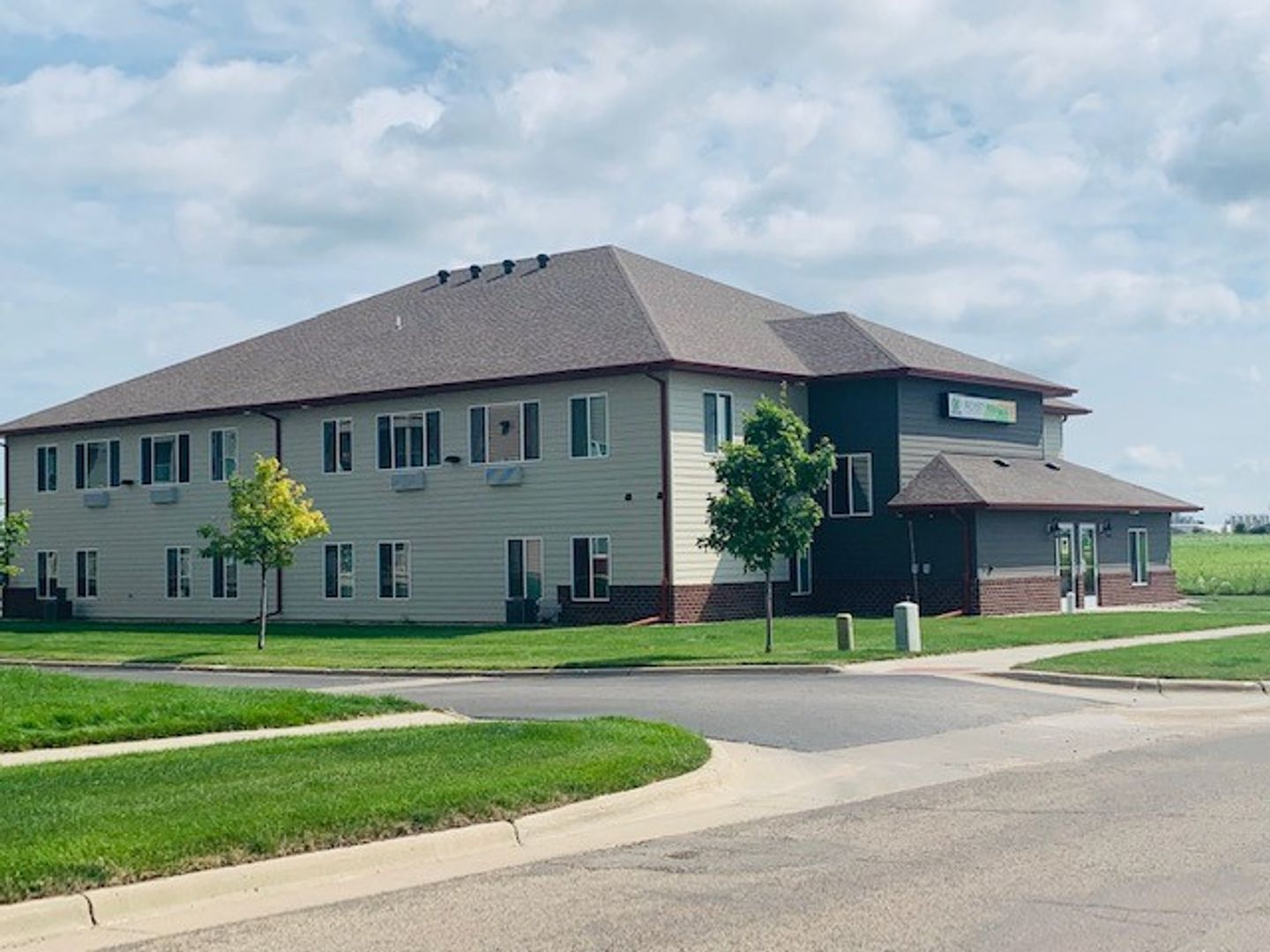 Brookings Apartment: 1021 25th Ave