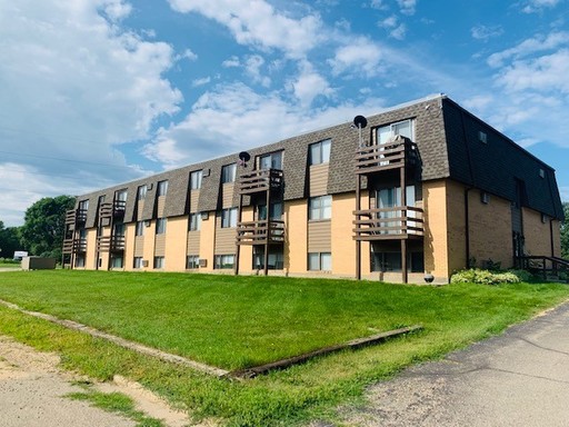 Country Crossing - 1 bedrooms at brick buildings