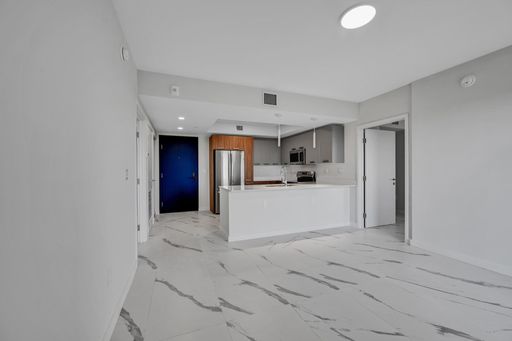 “Welcome to Solo Miami: "An exclusive boutique building where luxury meets comfort" – photo 1