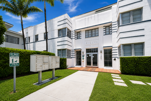 Elevated South Beach Living Renovated & Fully Furnished 1-Bedroom – photo 1