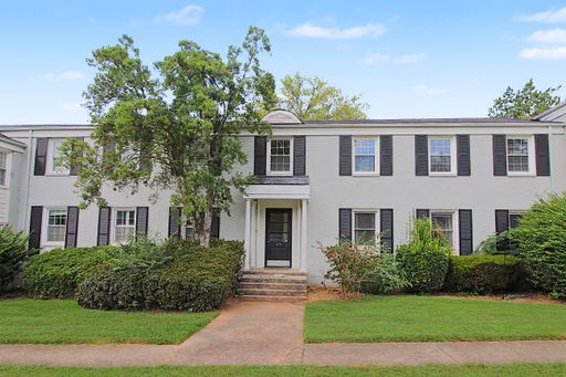 Charming Top-Floor 2-Bedroom Condo in Selwyn Village! – photo 1