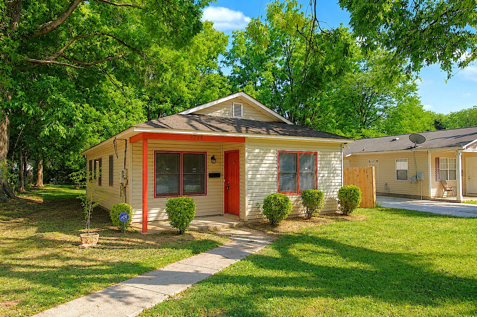 Charlotte House: 1228 Pegram Street