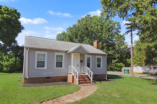 2 Bed 1 Bath Rental at 4521 Hovis Road, Charlotte, NC – photo 1