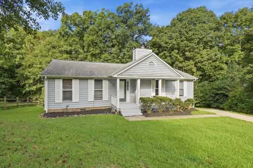 Move-in Ready 3 Bedroom Ranch Home in University Area – photo 1