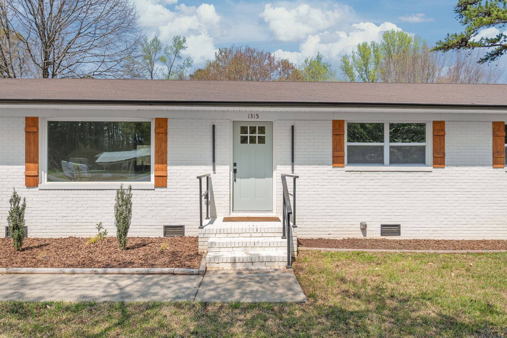 Matthews House: 1315 Vickie Lane