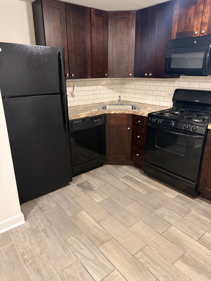 Chicago Apartment: 4048-58 N. Sheridan Road