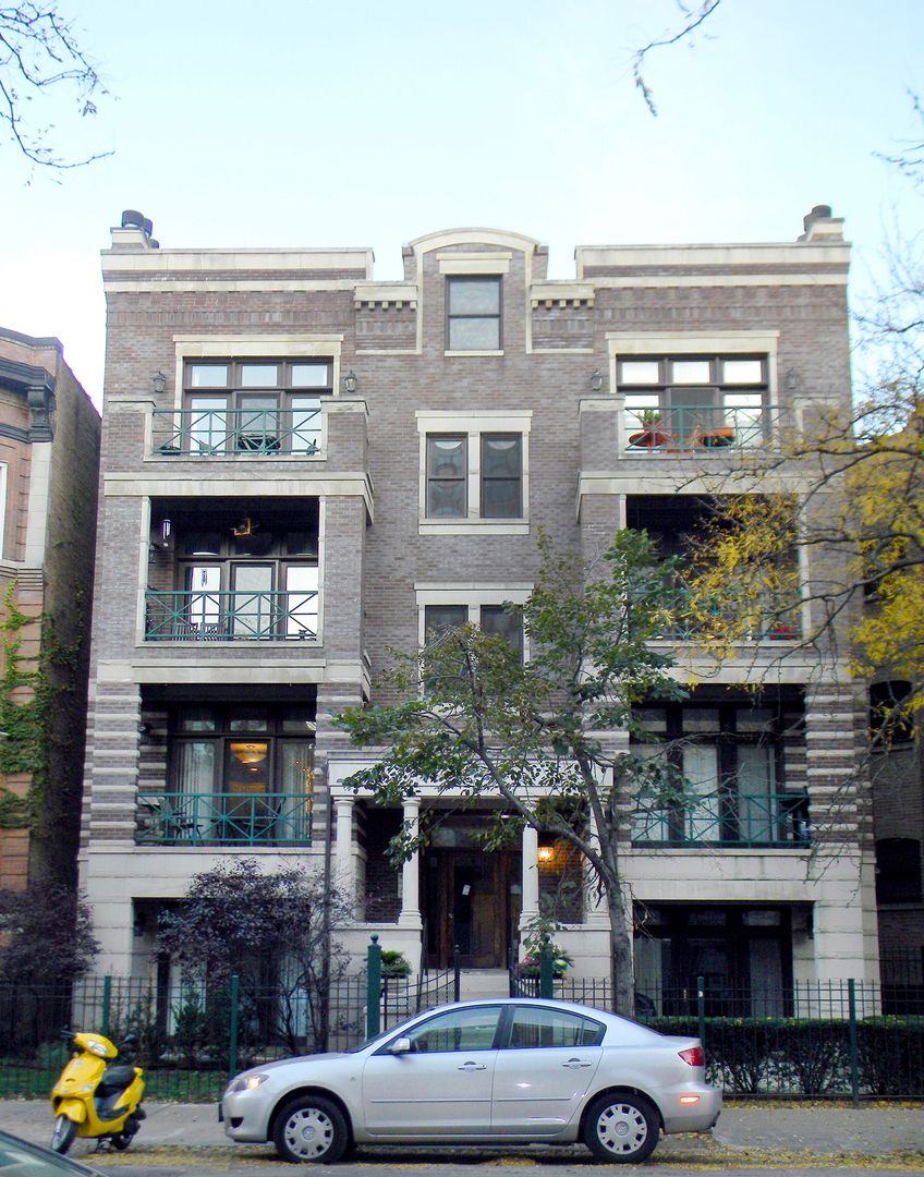 Chicago Apartment: 4047-4049 N. Sheridan Road