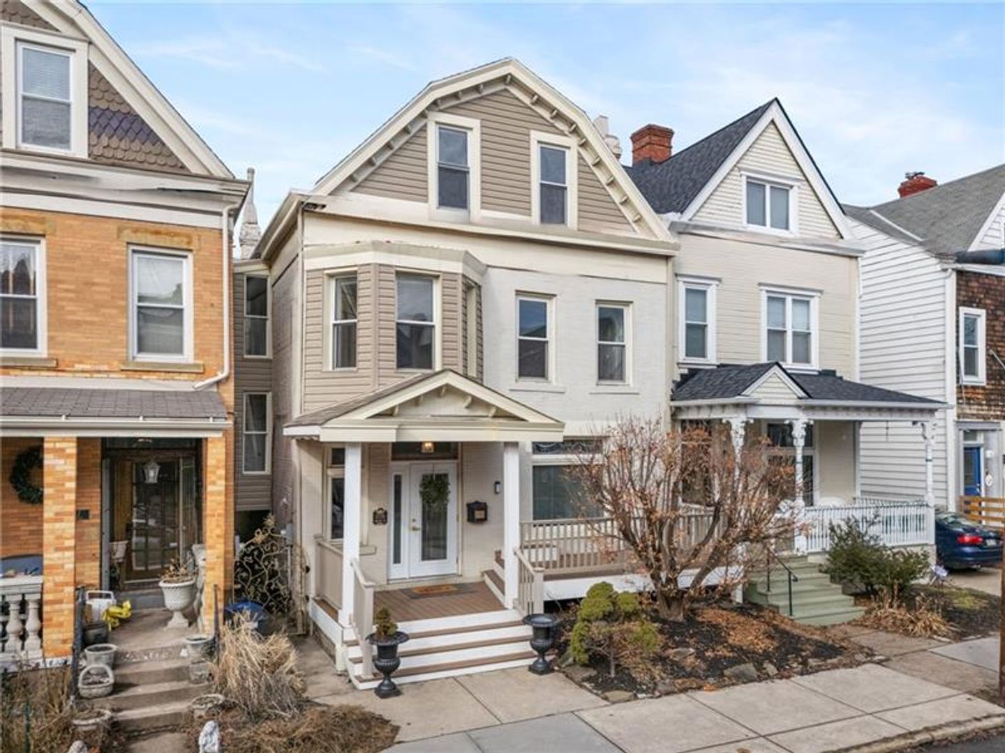 Shadyside House: 5719 Walnut Street