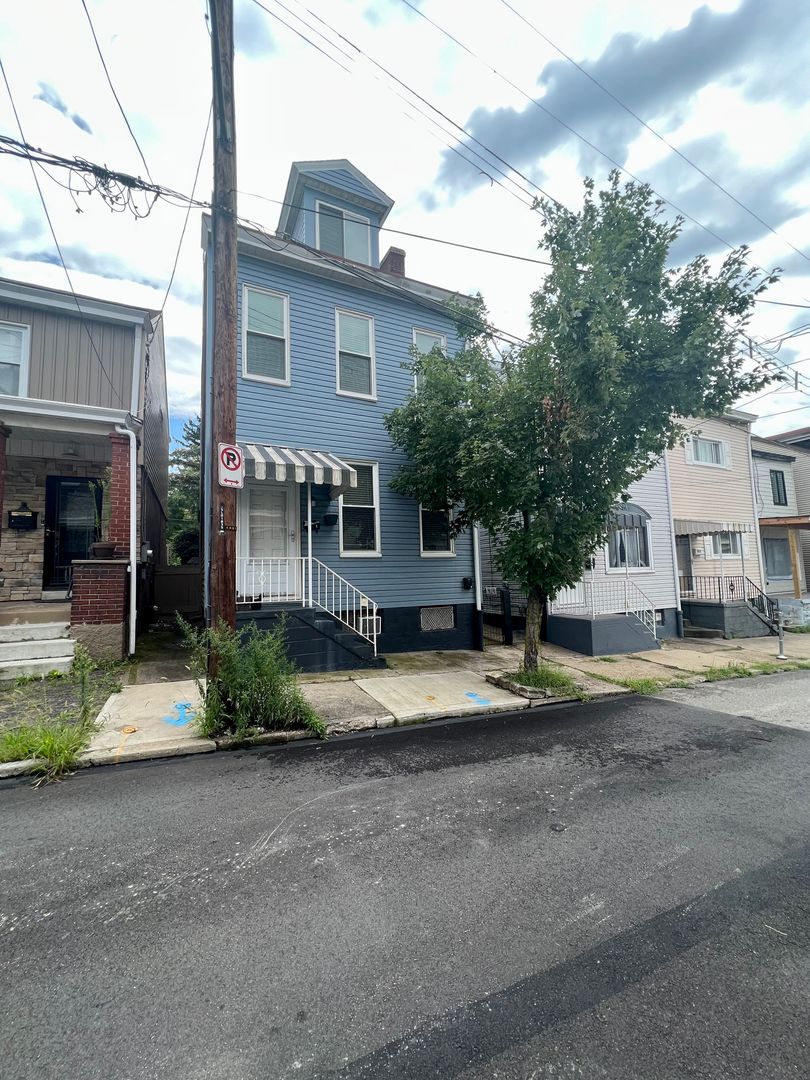 Pittsburgh Apartment: 419 Taylor Street