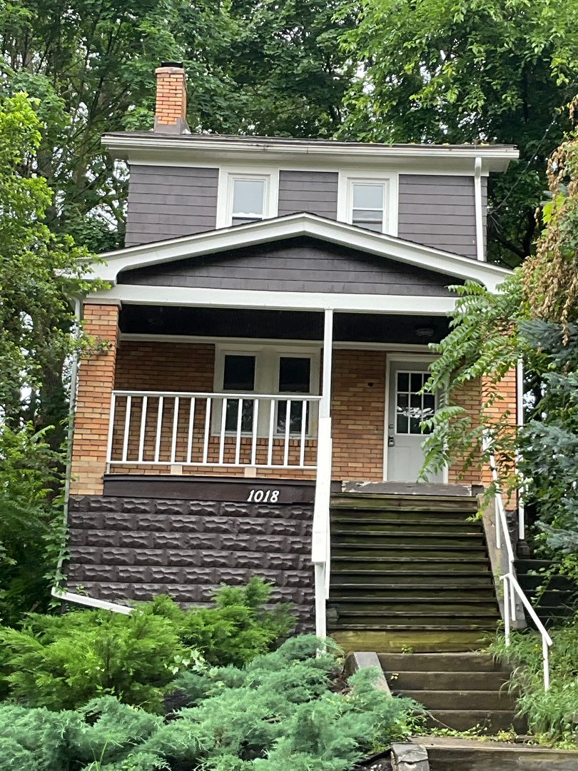 Pittsburgh House: 1018 Bellaire Avenue