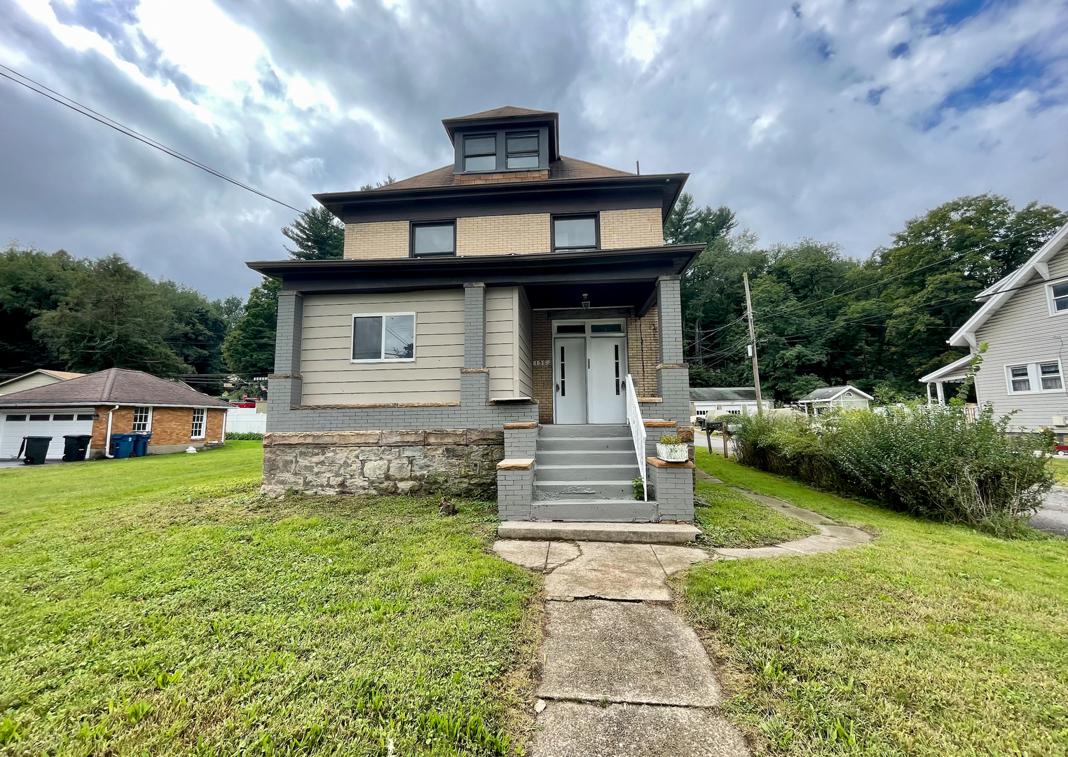 Crescent Apartment: 135 McGovern Blvd