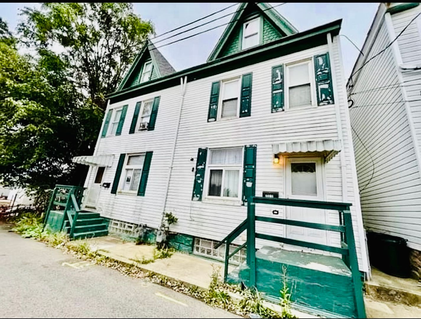 Pittsburgh Apartment: 2302/2304 Baltic Street