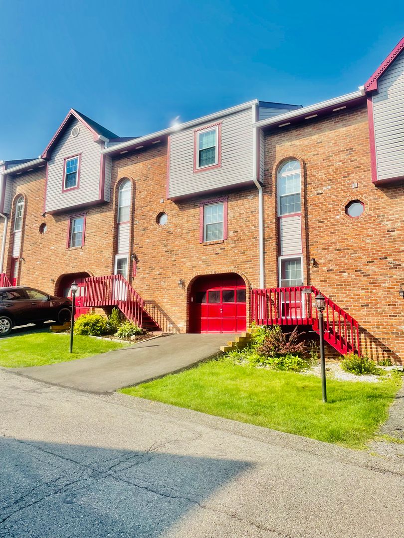 Imperial House: 2104 Timberglen Drive