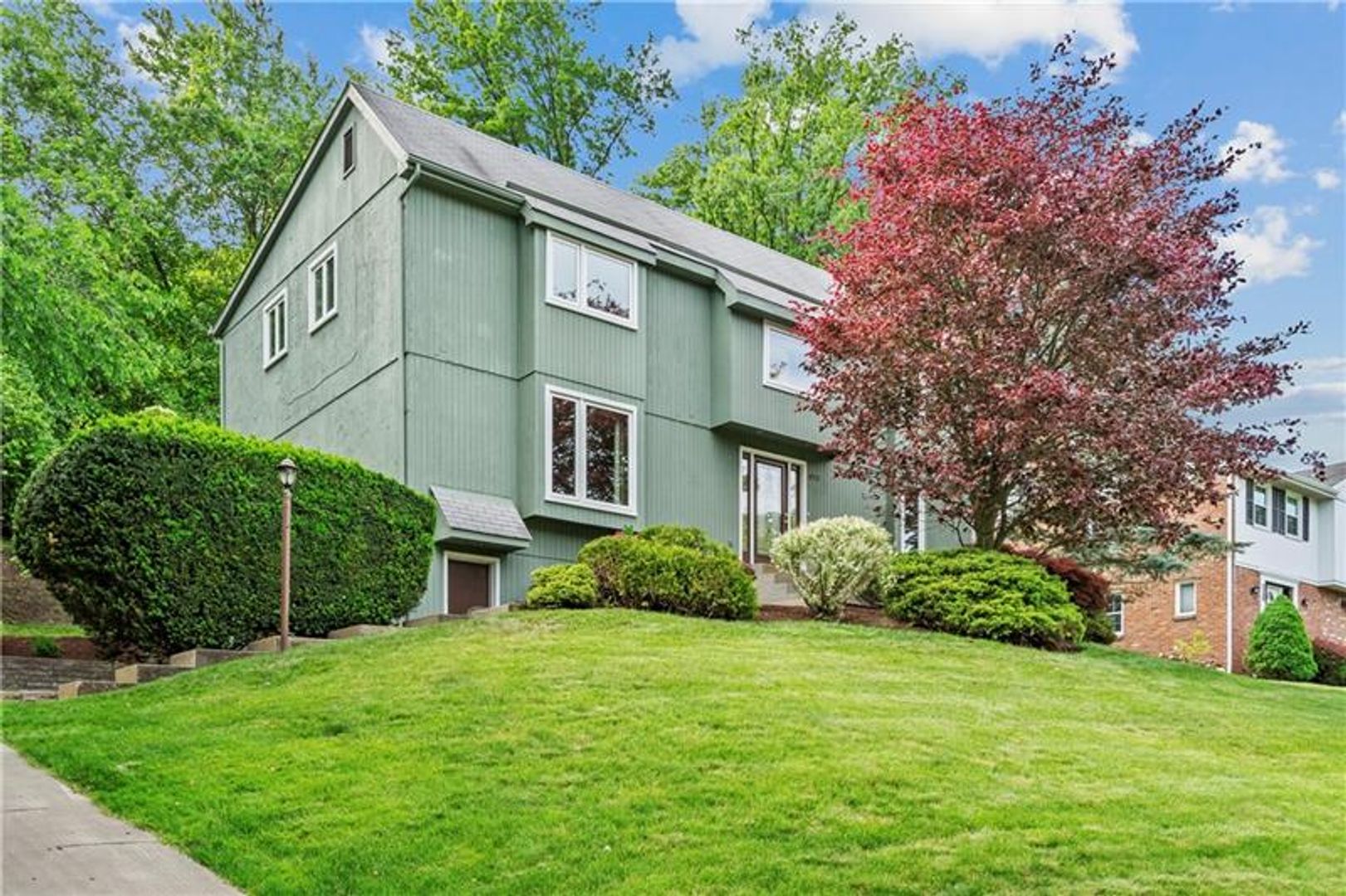 Pittsburgh House: 471 Manordale Road