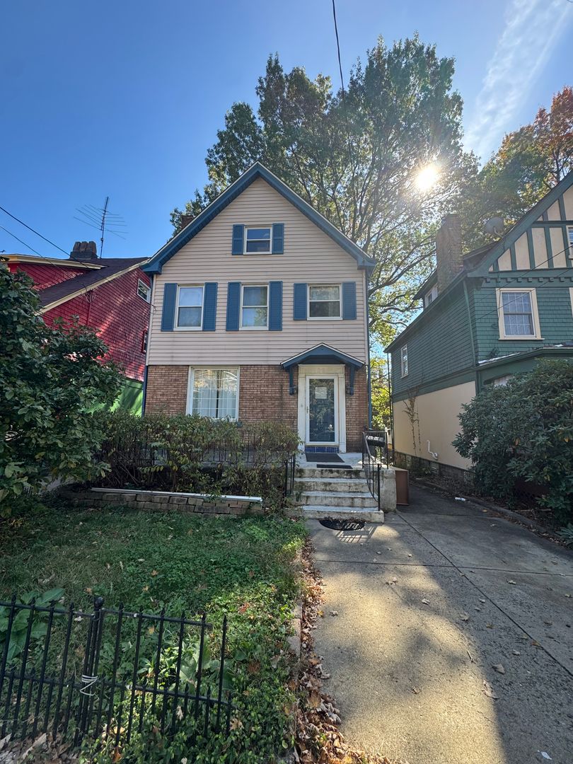 Pittsburgh House: 6332 Phillips Avenue