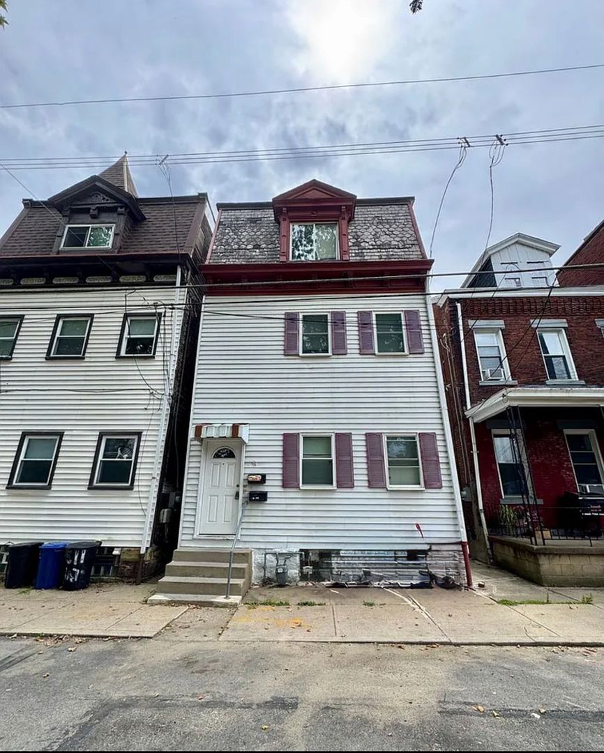 Pittsburgh Apartment: 1509 Hatteras Street