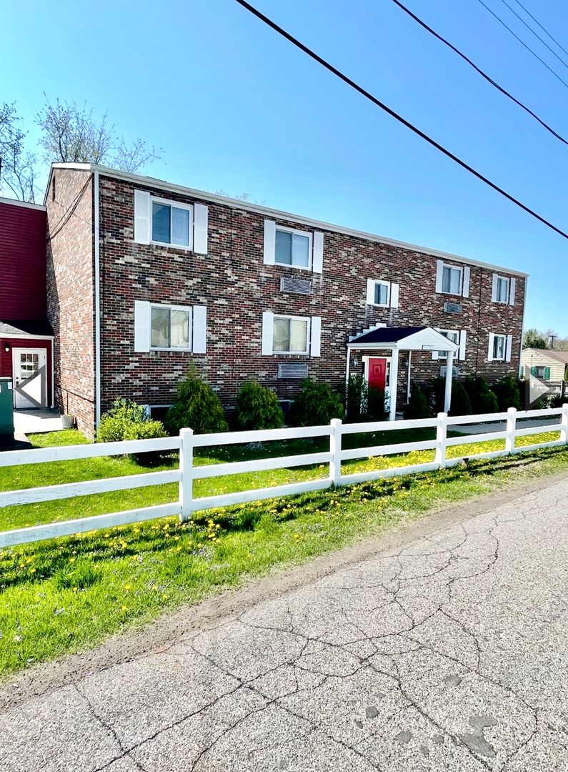 Baden Apartment: 946 Carle Street