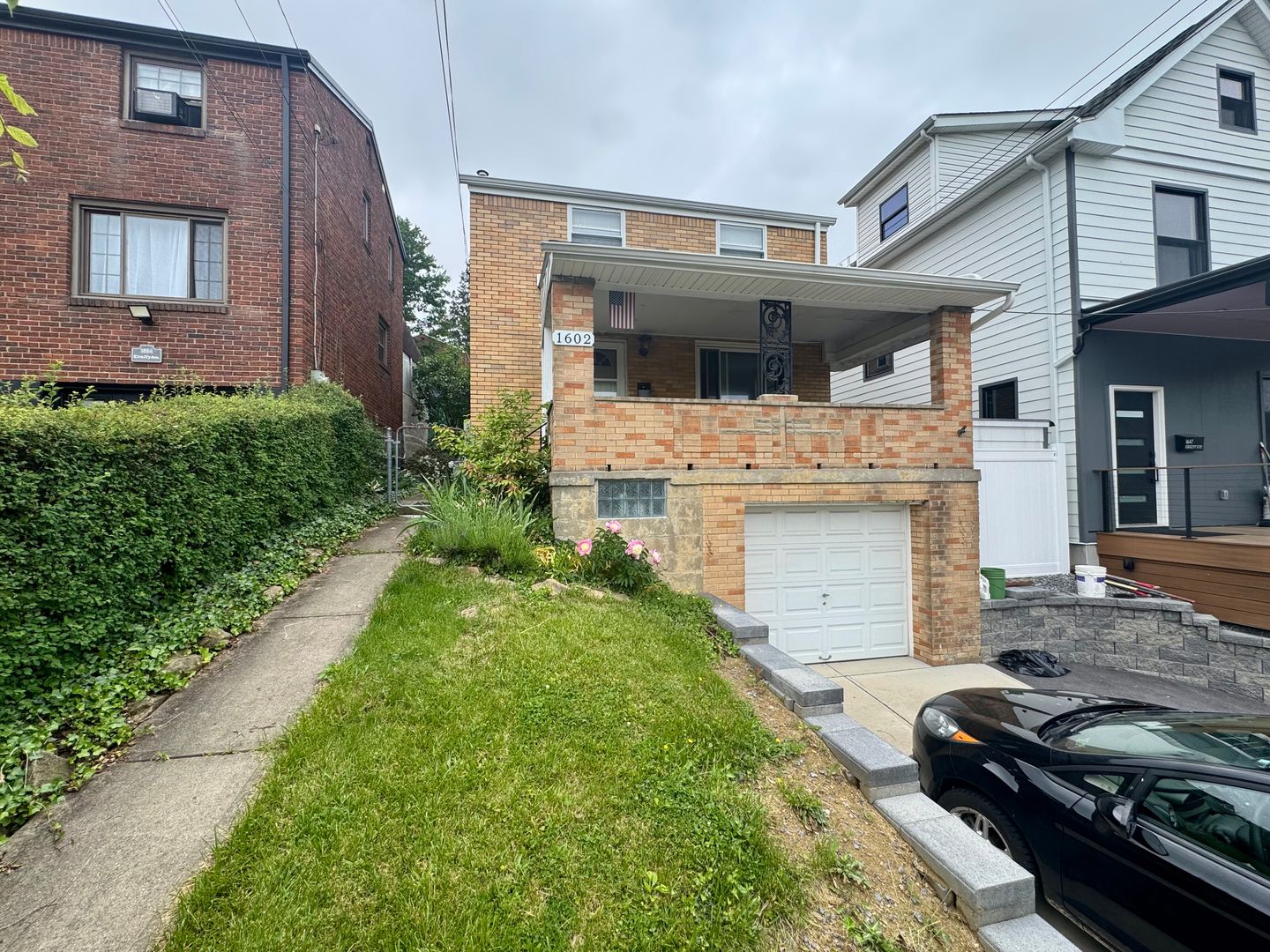 Beechview House: 1602 Kiralfy Avenue
